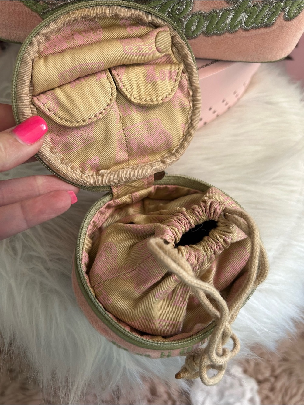 Vintage Juicy Couture Pink Velour Green Logo Train Case Matching Jewelry Case - Picture 12 of 13
